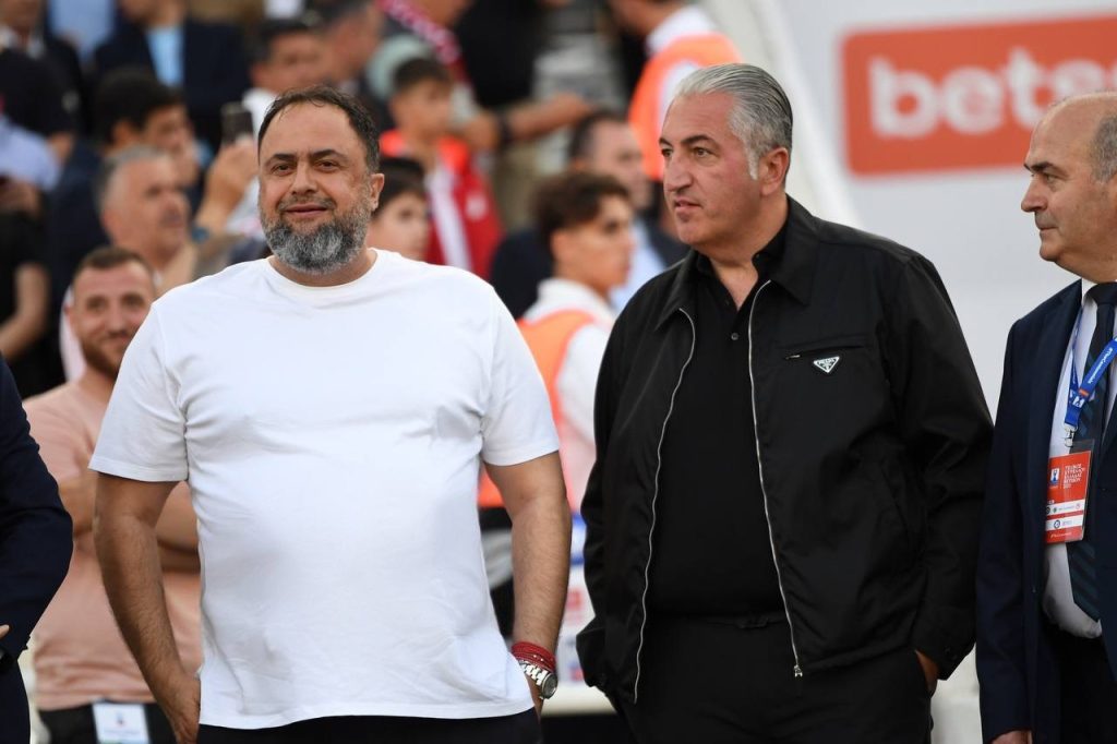 Evangelos Marinakis’ Embrace With OFI Crete Owner Michael Bousis During the Greek Cup Final