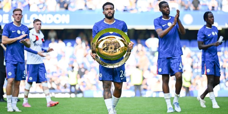Chelsea presenting the Club World Cup Trophy to Stamford Bridge Walkout song
