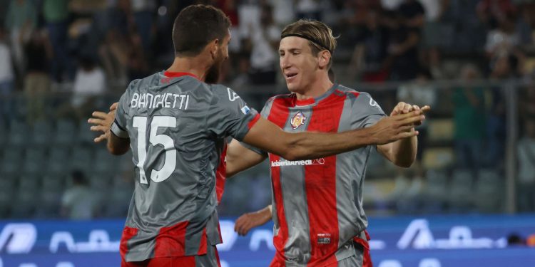 Cremonese's Federico Baschirotto and Matteo Bianchetti (Imagn)