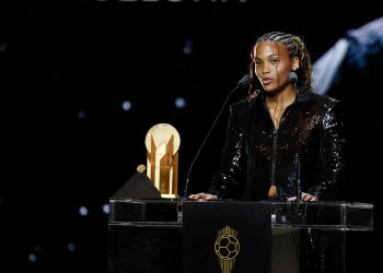 Vicky López accepts the Women's Kopa Trophy (Reuters)