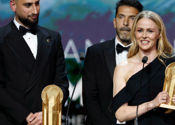 Hannah Hampton receives the 'Women's Yashin Trophy' (Reuters)
