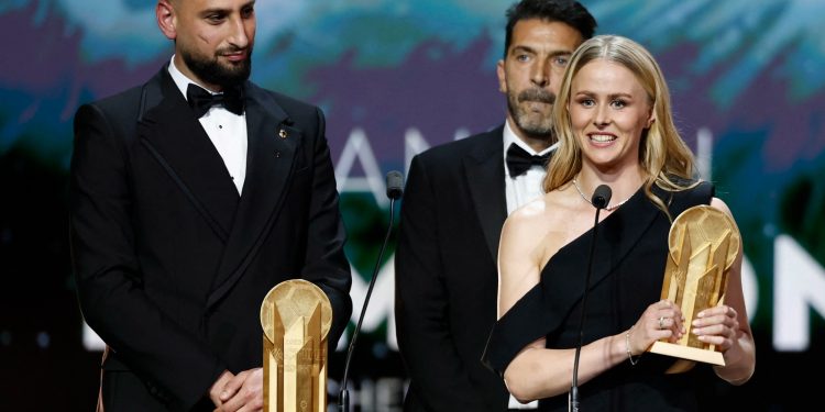 Hannah Hampton receives the 'Women's Yashin Trophy' (Reuters)