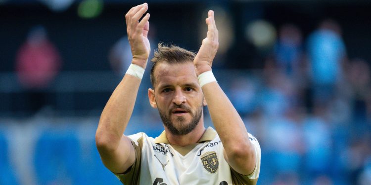 Lens defender Jonathan Gradit will be sidelined for several months (Imagn)